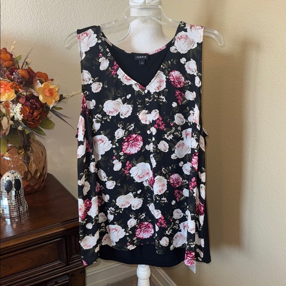 Torrid Floral Georgette Button Floral Blouse Shirt Tank Black Size 2X - Picture 4 of 5